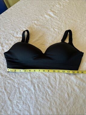 Wireless Black Padded Bralette with Adjustable Straps